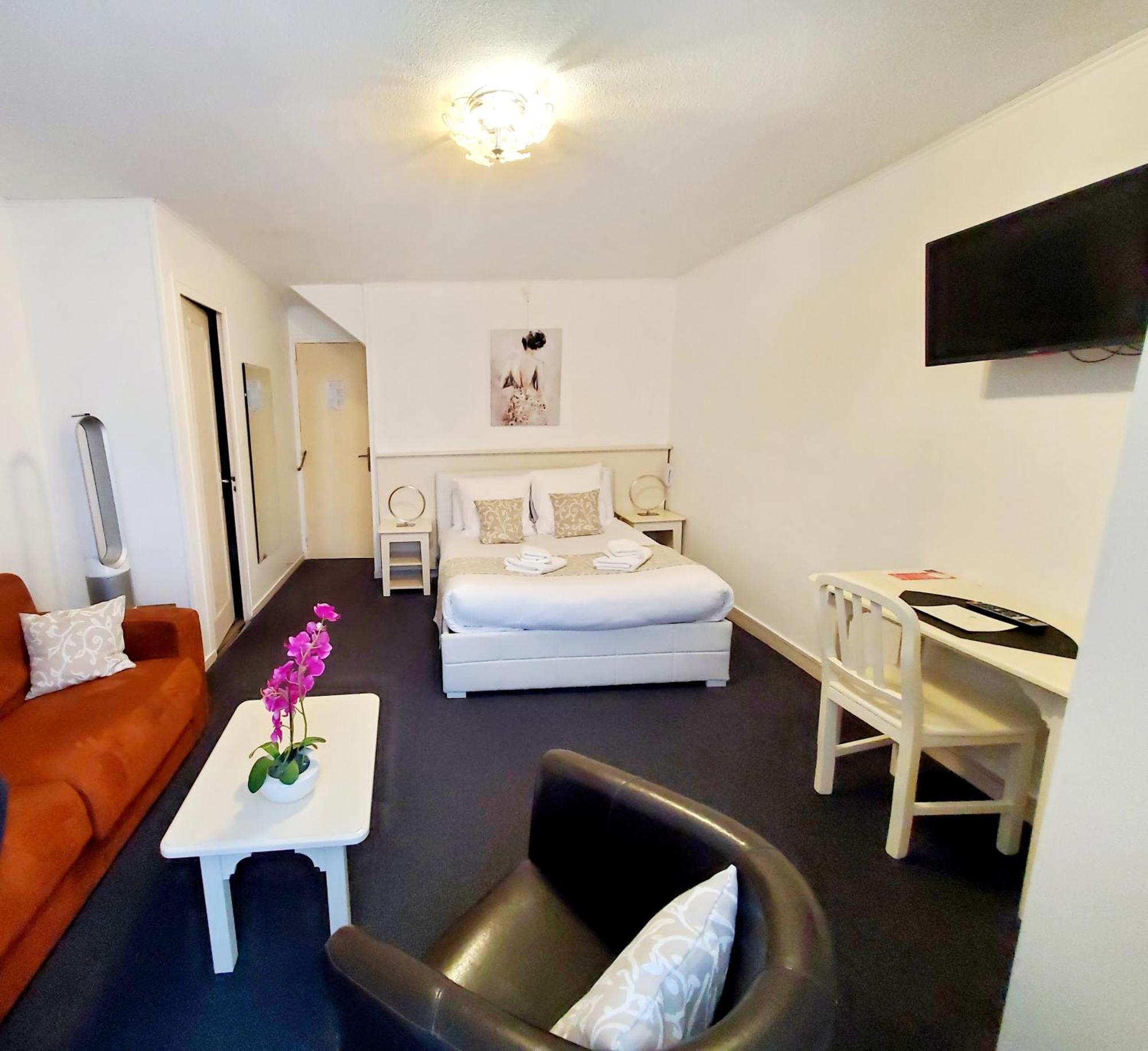 Logis Hotel Belle Etoile Виши Екстериор снимка