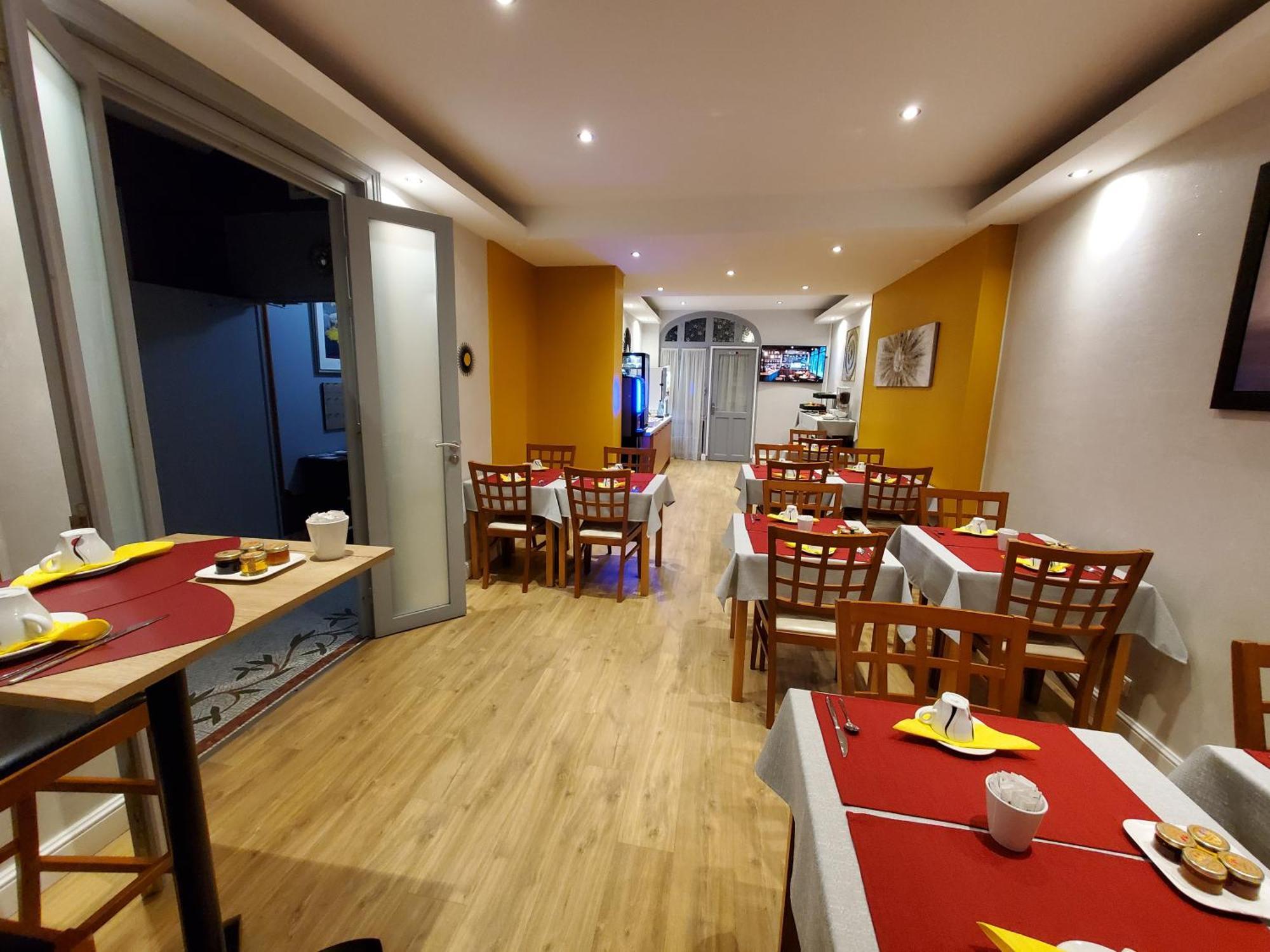 Logis Hotel Belle Etoile Виши Екстериор снимка