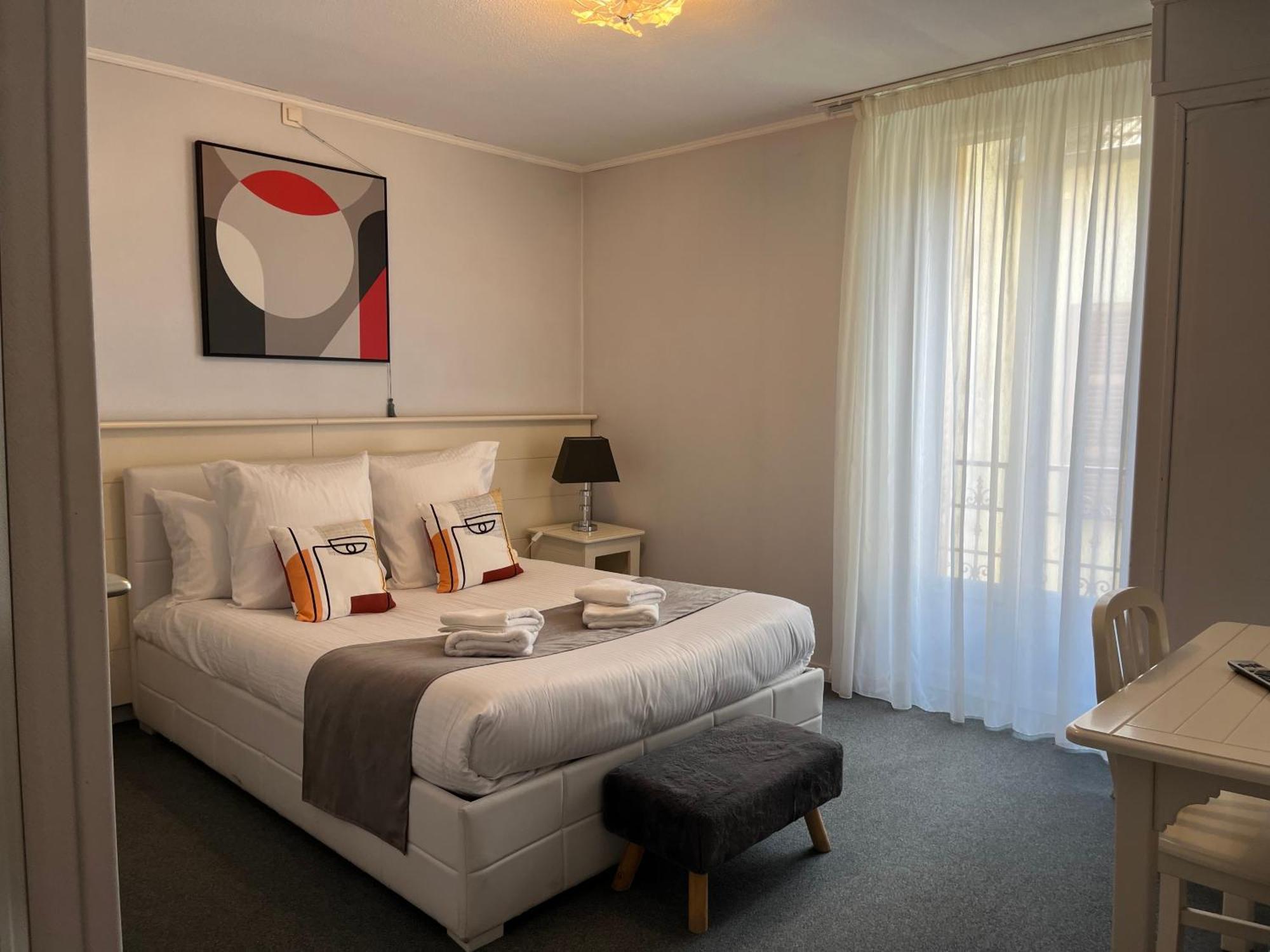 Logis Hotel Belle Etoile Виши Екстериор снимка