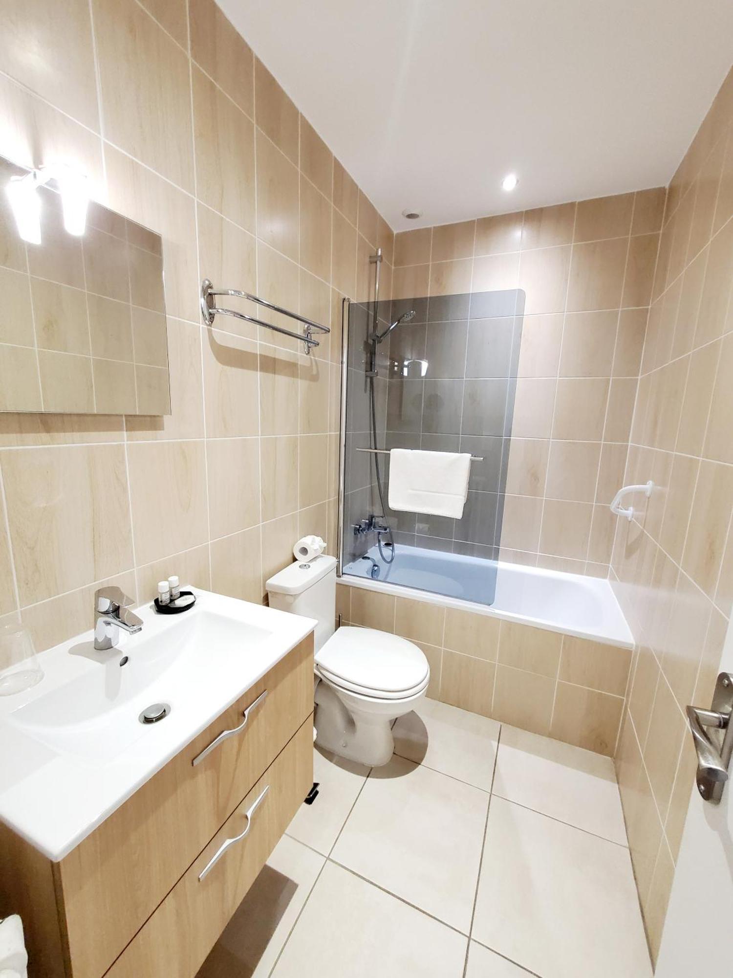 Logis Hotel Belle Etoile Виши Екстериор снимка